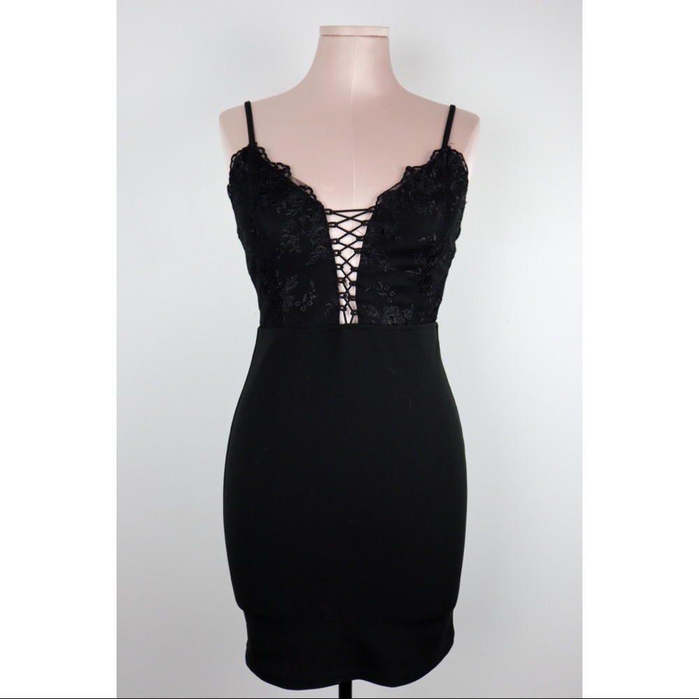 Main Strip Black Lace Up Body Con